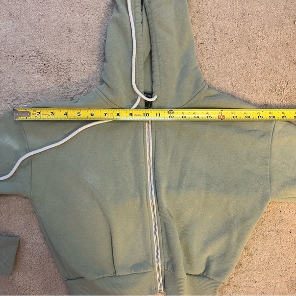Forever 21 Cropped Green Zip Up Hoodie Size Small - Picture 8 of 8